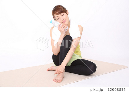 ヨガ 12008855
