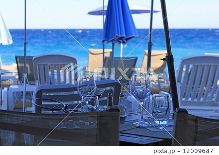 ビーチサイドの高級レストラン 12009687