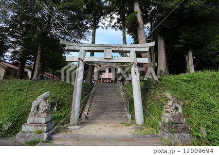 雲南市加茂　御代神社 12009694
