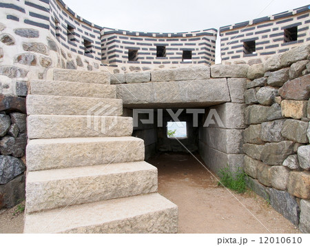 世界遺産　韓国　南漢山城　連珠峰瓮城 12010610