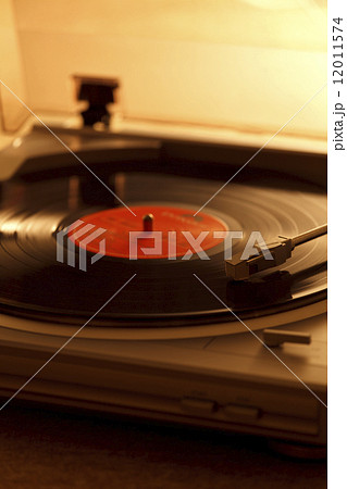 レコードとレコードプレーヤー 12011574