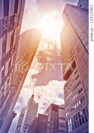 office street in the sun 12012961