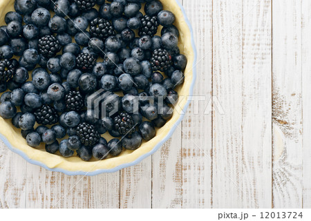 Berry pie 12013724