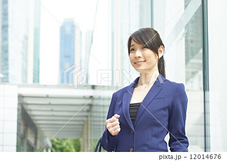Girl in the City 12014676