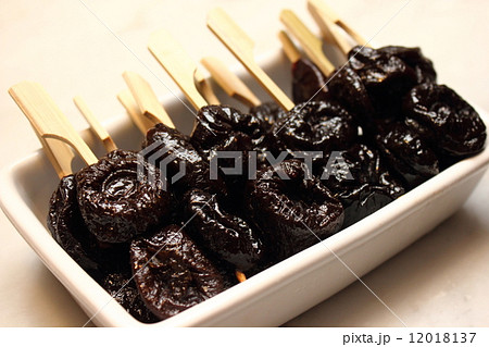 prune 12018137