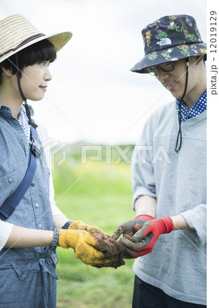 若者と農業 12019129