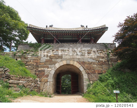世界遺産　韓国　南漢山城　北門 12020543
