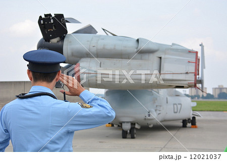 V-22と警官 12021037