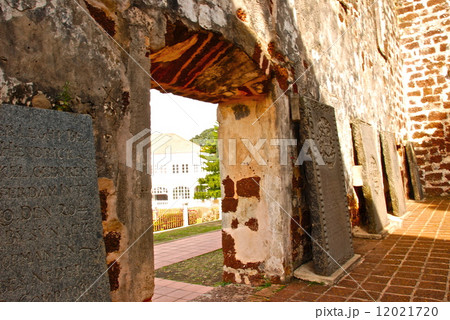 「セントポール教会礼拝堂史跡」の内部（マラッカ／マレーシア） 12021720