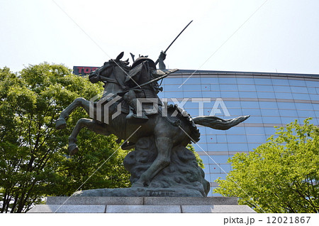 新田義貞の騎馬像（京王線･分倍河原駅前ロータリー／東京都府中市片町） 12021867