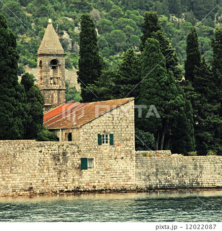 Mediterranean town - Perast, Montenegro 12022087