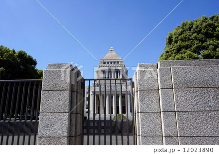 快晴の国会議事堂 12023890