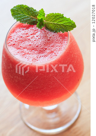 Fresh watermelon smoothie 12027018