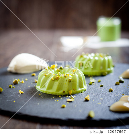 Pistachio and condensed milk panna cotta dessert 12027667