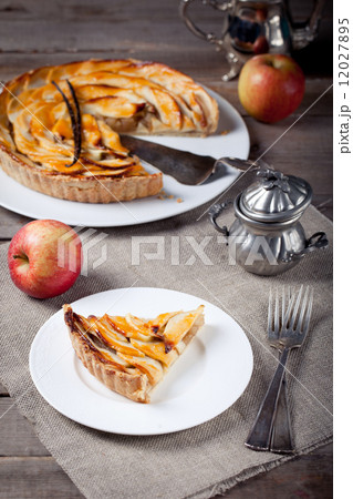 French apple tart with vanilla pod 12027895