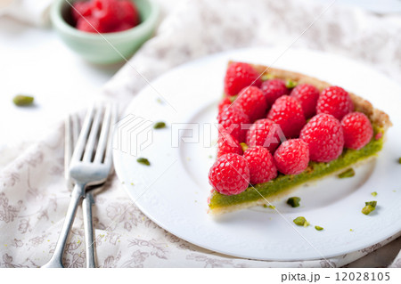 Fresh raspberry and pistachio cream tart Fresh raspberry and pistachio cream tart 12028105