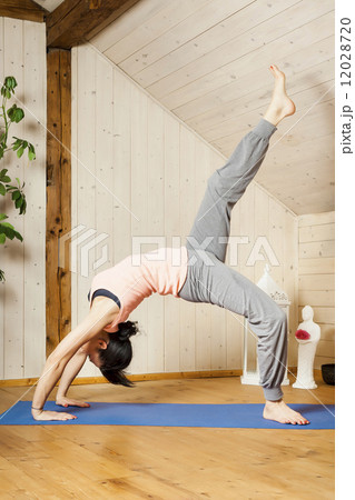 yoga woman 12028720