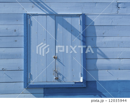 板壁と窓 12035944