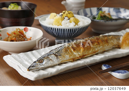 さんまの塩焼き さんまの塩焼き 12037649