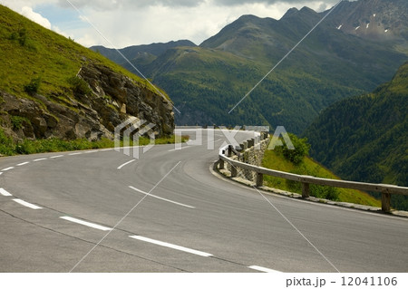 Mountain Road 12041106