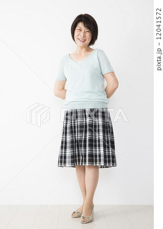ミドル女性 ミドル女性 12041572