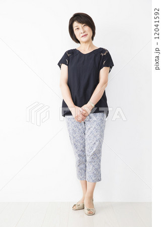 ミドル女性 ミドル女性 12041592