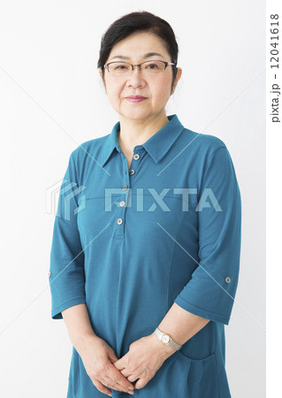 ミドル女性 12041618