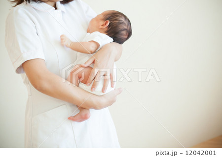 生後１カ月の赤ちゃん 12042001