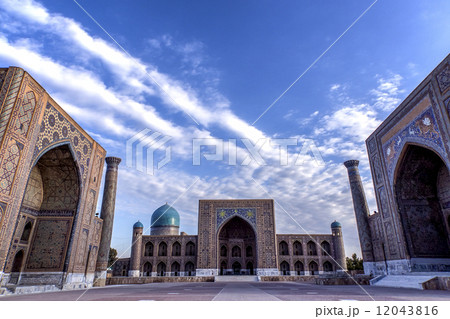 サマルカンドのレギスタン広場、ウズベキスタン サマルカンドのレギスタン広場、ウズベキスタン 12043816