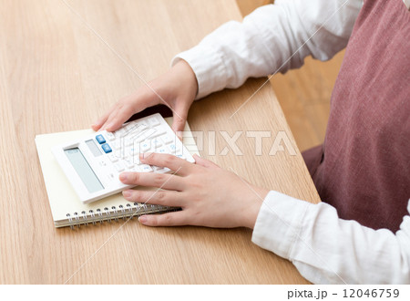 主婦と計算機 12046759