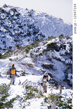 登る 登る 12047104