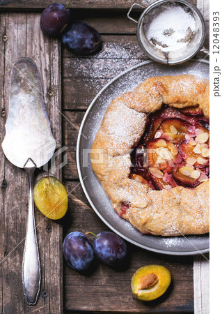 Cake with plums 12048393