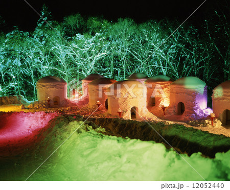 湯西川温泉　かまくら祭 12052440