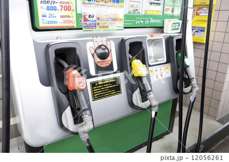 ガソリンスタンド 12056261