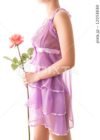 可愛いランジェリーと薔薇の花 1 12058680