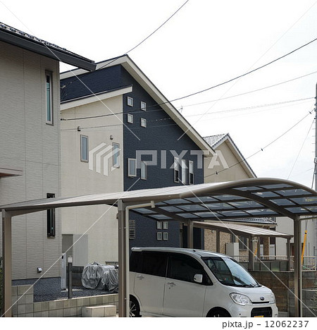 住宅にマッチしたカーポート 12062237