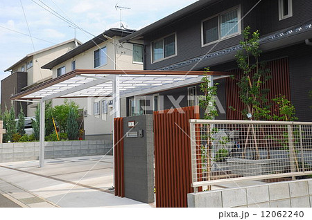 住宅にマッチしたカーポート 12062240