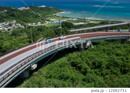 沖縄の風景・ニライカナイ橋 12062751
