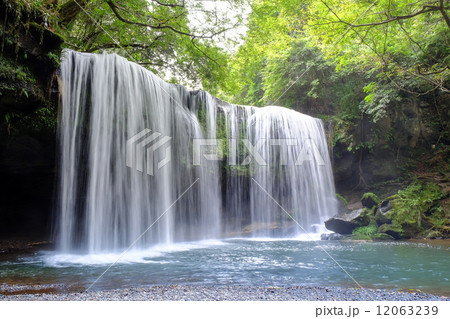 鍋ｹ滝 12063239