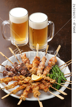 焼鳥とビール 12063242