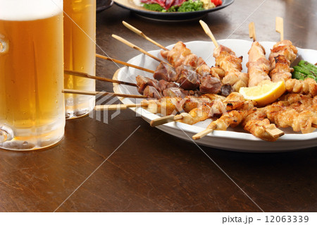焼鳥とビール 12063339