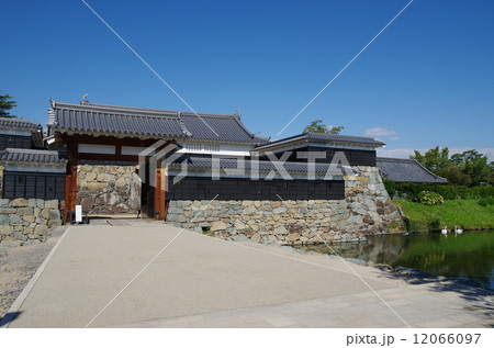 松本城　太鼓門 12066097