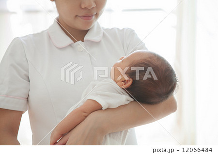 生後１カ月の赤ちゃん 12066484