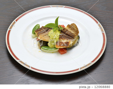 魚のソテー 12068880