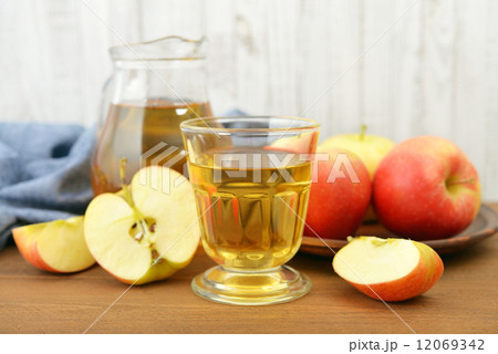 Apple juice 12069342