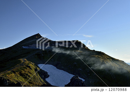 白馬、丸山から山頂を見上げる。　撮影地：白馬、丸山 12070988