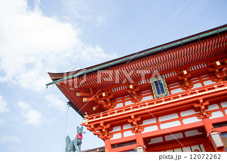 伏見稲荷大社のお狐様 12072262