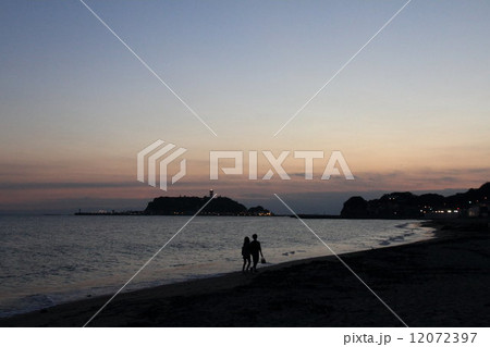 2人の江の島 12072397