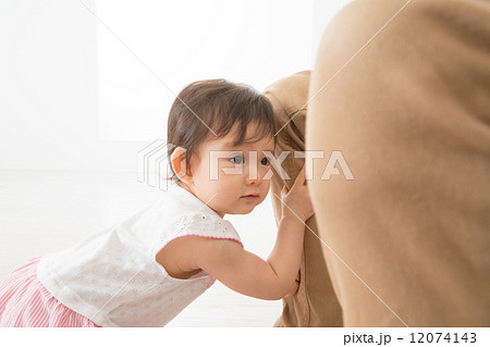 生後11か月　赤ちゃん　女の子 12074143