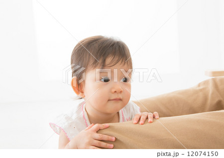 生後11か月 赤ちゃん 女の子 生後11か月 赤ちゃん 女の子 12074150